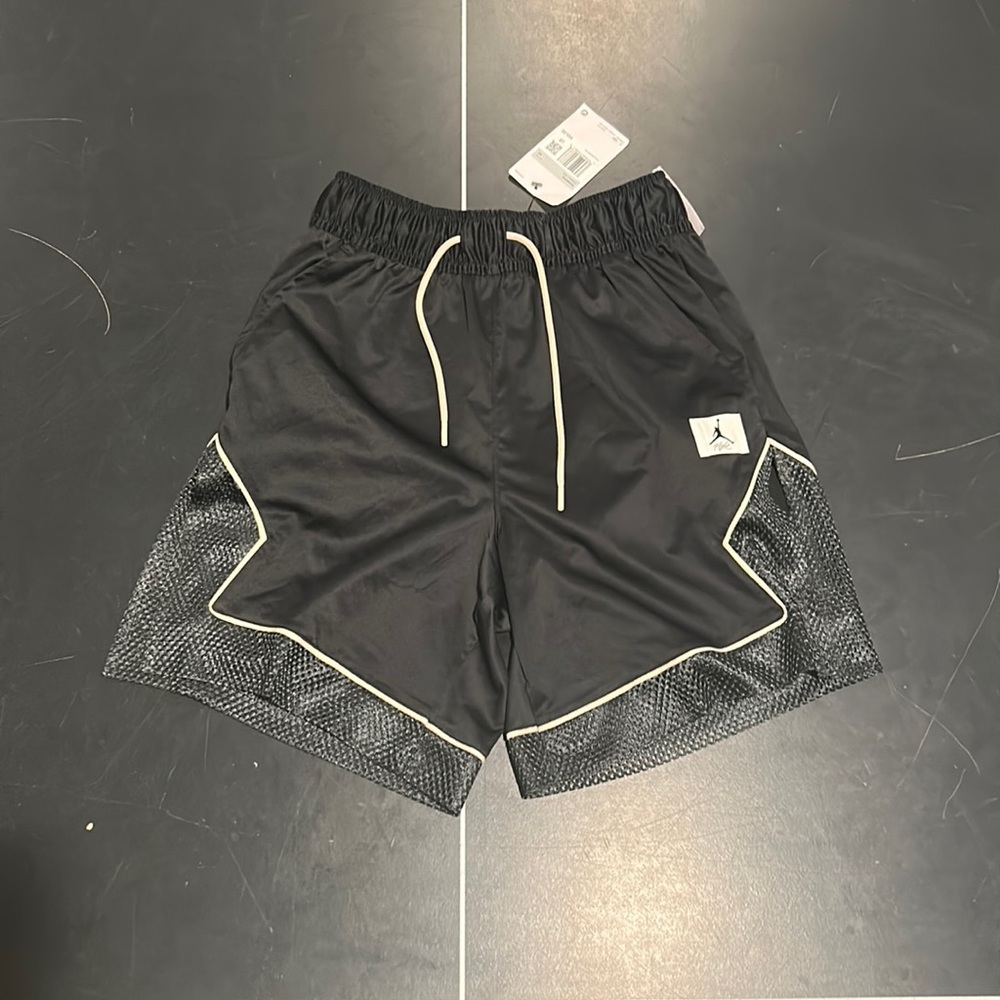NWT women’s basketball shorts